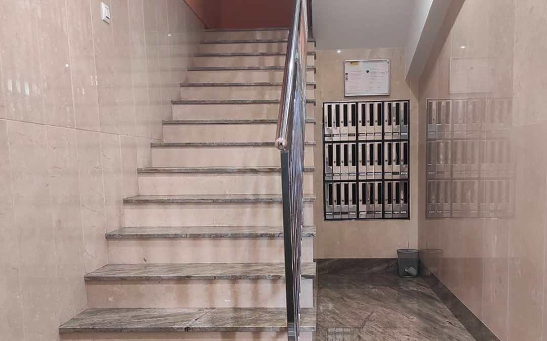 Reforma Portal calle Obispo Blanco Najera 9, Logroño